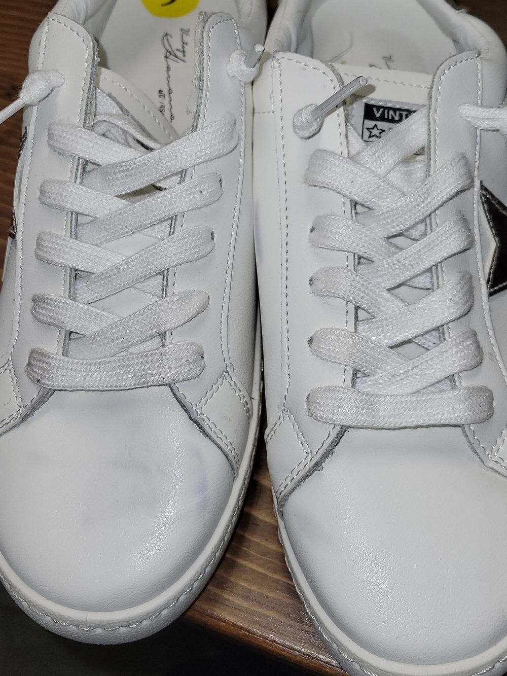 Vintage Havana Legend White Sneakers with Gold Star $120 MSRP